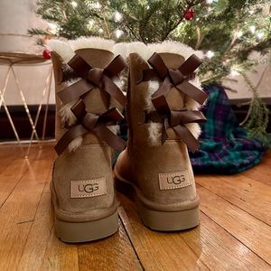 UGGs Bailey Bow II NEVER WORN